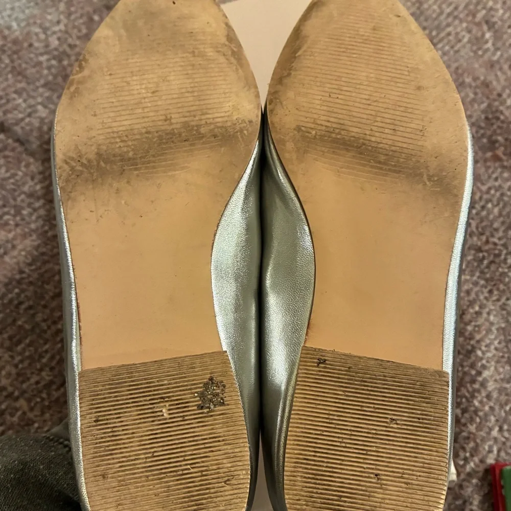 JustFab “Alexa” Metallic Silver Pointed-Toe Chain Ballet Flats - Picture 6 of 6